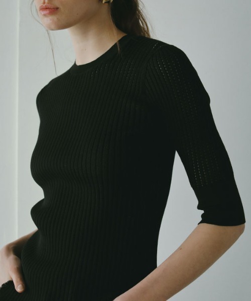 ETRE TOKYO（エトレトウキョウ）の「ハーフスリーブリブメッシュニット
