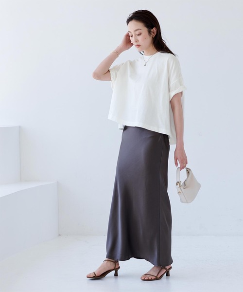 UR'S(ユアーズ)の「サスティナブルコットンクロップド丈Tシャツ(Tシャツ/カットソー・レディース・チャコール/オフホワイト・M)」の5枚目の写真