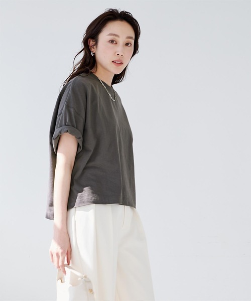 UR'S(ユアーズ)の「サスティナブルコットンクロップド丈Tシャツ(Tシャツ/カットソー・レディース・チャコール/オフホワイト・M)」の6枚目の写真