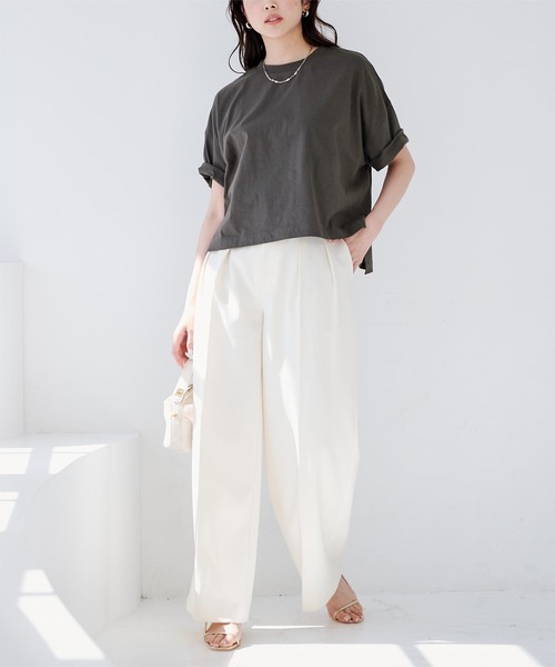 UR'S(ユアーズ)の「サスティナブルコットンクロップド丈Tシャツ(Tシャツ/カットソー・レディース・チャコール/オフホワイト・M)」の7枚目の写真