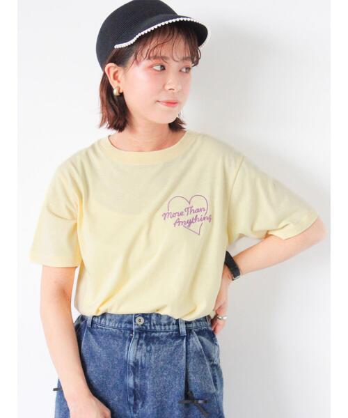 ehka sopo（エヘカソポ）の「ワンポイントハート刺繍Tシャツ（Tシャツ/カットソー・レディース・ブラック/イエロー/オフホワイト/ピンク・F）」の3枚目の写真