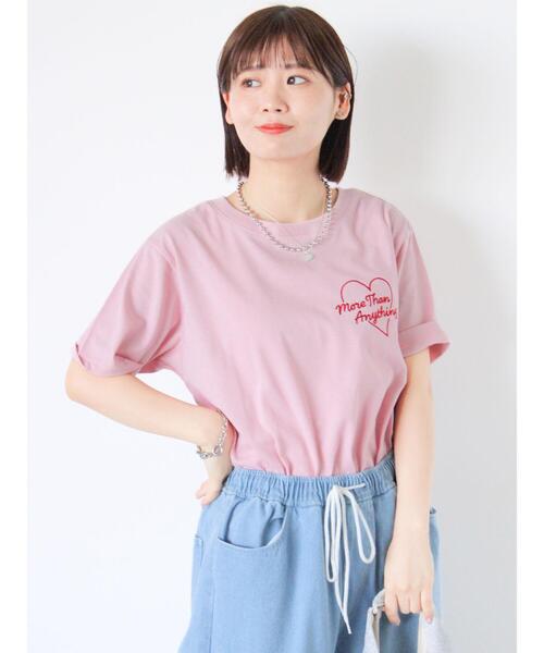 ehka sopo（エヘカソポ）の「ワンポイントハート刺繍Tシャツ（Tシャツ/カットソー・レディース・ブラック/イエロー/オフホワイト/ピンク・F）」の18枚目の写真