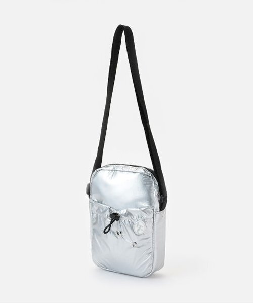 LOVETOXIC(ラブトキシック)の「ドローコードマルチショルダー(ショルダーバッグ・キッズ・ライトカーキ/ブラック/オフホワイト/シルバー・FREE)」の4枚目の写真