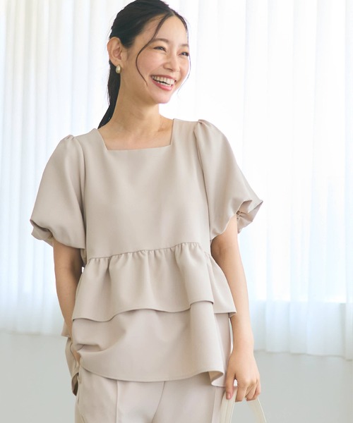 coca(coca)(コカ)の「セットアップ対応 スクエアネックギャザーブラウス(シャツ/ブラウス・レディース・ブラック/ライトベージュ・L/M)」の7枚目の写真