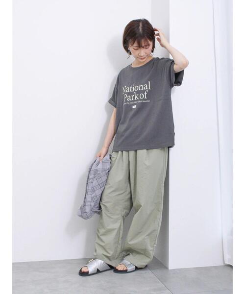 Samansa Mos2 blue（サマンサモスモスブルー）の「【抗菌防臭】ロゴTシャツ（Tシャツ/カットソー・レディース・ブラック/オフホワイト/チャコールグレー/グリーン/シルバーグレー・F）」の8枚目の写真