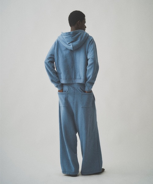 Juha（ユハ）の「FADE WASH CROP HOODIE（パーカー・メンズ・チャコールグレー/ブルー・4/3）」の9枚目の写真