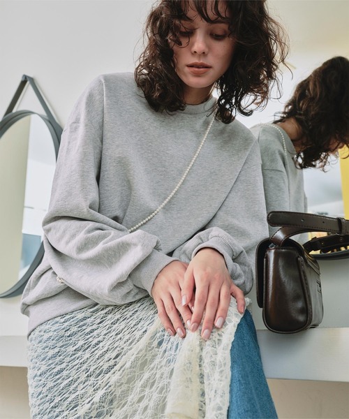 titivate（ティティベイト）の「クルーネックルーズスウェットプルオーバー（スウェット・レディース・グレー/グレー系その他/ピンク系その他/ネイビー/オートミール・FREE）」の2枚目の写真