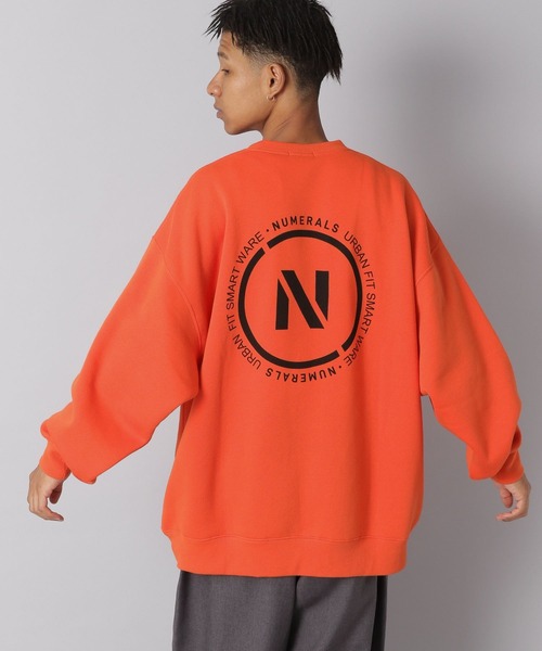 NUMERALS（ヌメラルズ）の「【NUMERALS】裏起毛プリントクルーネックプルオーバー（スウェット・メンズ・オフホワイト/ブラック/カーキ/オレンジ・MEDIUM/LARGE）」の4枚目の写真