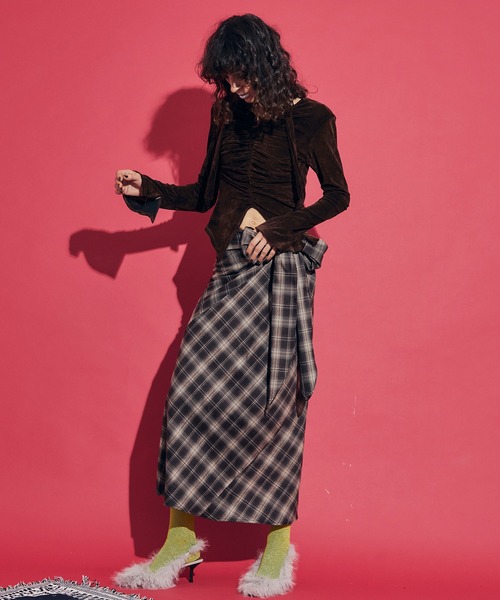 uyu.（ウユ）の「Choker Gathered Velour Tops / チョーカーギャザーベロアトップス【uyu./ウユ】（Tシャツ/カットソー・レディース・ブラック/ブラウン/レッド・FREE）」の11枚目の写真
