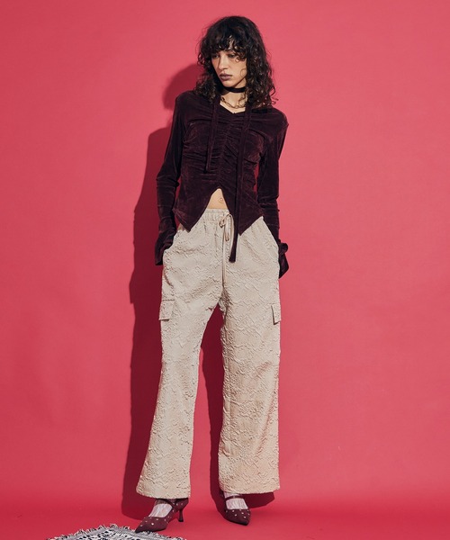uyu.（ウユ）の「Choker Gathered Velour Tops / チョーカーギャザーベロアトップス【uyu./ウユ】（Tシャツ/カットソー・レディース・ブラック/ブラウン/レッド・FREE）」の18枚目の写真