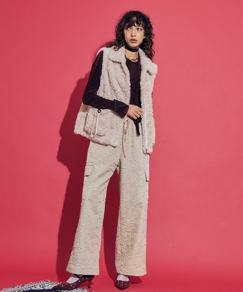 uyu.（ウユ）の「Choker Gathered Velour Tops / チョーカーギャザーベロアトップス【uyu./ウユ】（Tシャツ/カットソー・レディース・ブラック/ブラウン/レッド・FREE）」の14枚目の写真