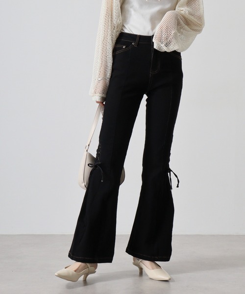 LillyBrown 2024 ストレッチフレアデニムパンツ 完売色 セール】.works ストレッチデニム脇リボン結び デニムフレア
