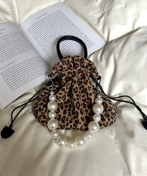 prose verse（プロズヴェール）の「パールハンドルレオパードショルダーバッグ（ショルダーバッグ・レディース・ブラウン・FREE）」の2枚目の写真