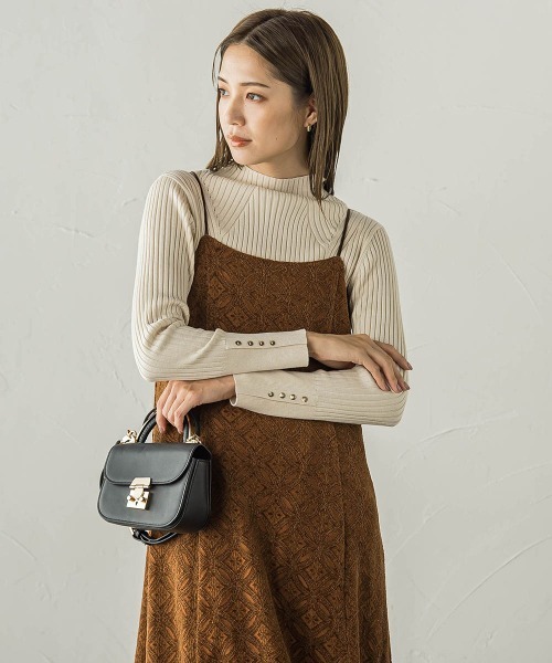 ketty(ケティ)の「ヒートハイネックプルオーバー≪手洗い可能≫(ニット/セーター・レディース・レッド/パープル/アイボリー/ブラック/オフホワイト/ブラウン・M)」の2枚目の写真