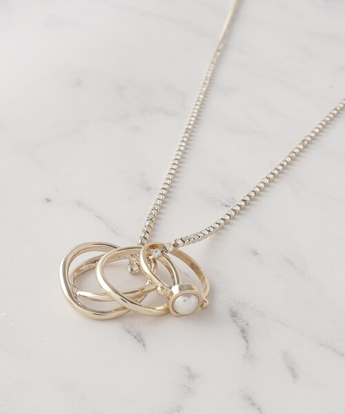 SHOO・LA・RUE（シューラルー）の「◆キラキラチェーン スリーリングネックレス（ネックレス・レディース・ピンクゴールド/ゴールド/シルバー・00）」の2枚目の写真