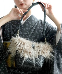 utatane（ウタタネ）の「ファー付2wayミニショルダーバッグ ブラック×シュナウザーグレー（ショルダーバッグ）」