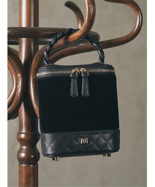 Darich(ダーリッチ)の「ベルベットバニティバッグ(トートバッグ・レディース・ブラウン/ブラック・FREE)」の2枚目の写真