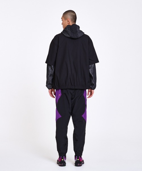 NIKE（ナイキ）の「ナイキ クラブ メンズ ショートスリーブ オックスフォード ボタンアップ シャツ / Nike Club Men's Short-Sleeve Oxford Button-Up Shirt FN3903-010 Black（シャツ/ブラウス・メンズ・ブラック・S/M/L/2XL/XL）」の4枚目の写真