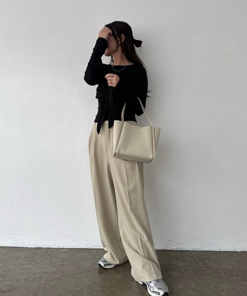 EFOLE(エフォル)の「【ZOZO限定】Simple totebag/シンプル トート バッグ(トートバッグ・レディース・オフホワイト/ブラック/グレイッシュベージュ・FREE)」の18枚目の写真