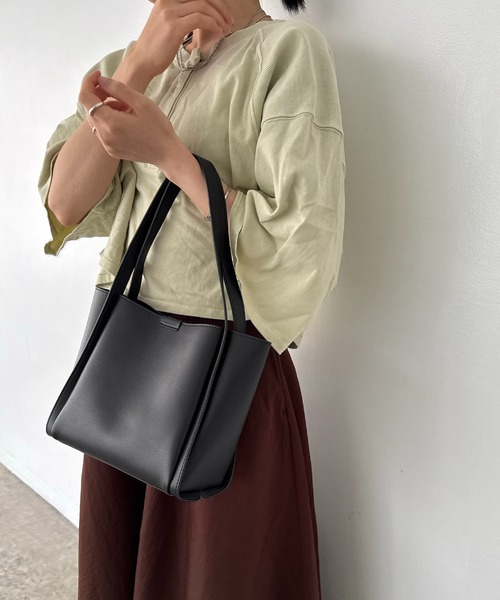 EFOLE(エフォル)の「【ZOZO限定】Simple totebag/シンプル トート バッグ(トートバッグ・レディース・オフホワイト/ブラック/グレイッシュベージュ・FREE)」の19枚目の写真