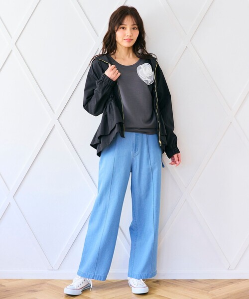 Feroux(フェルゥ)の「【洗える】ローズコサージュ ダンボールプルオーバー(スウェット・レディース・スカイブルー系/グレー系/アイボリー系/ピンク系・F)」の14枚目の写真