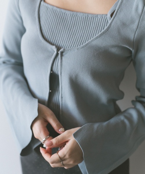 ECREL（エクレール）の「フロントホックレイヤードトップス（ニット/セーター・レディース・ベビーピンク/ライトブルー/ブラック・FREE）」の13枚目の写真