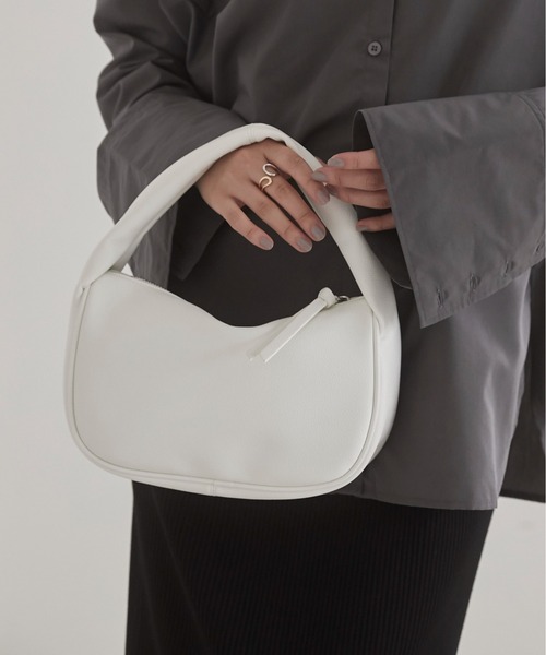 ANGIE（アンジー）の「ハーフムーンBAG（ハンドバッグ・レディース・ブラック/オフホワイト/ブラウン/レッド・FREE）」の20枚目の写真