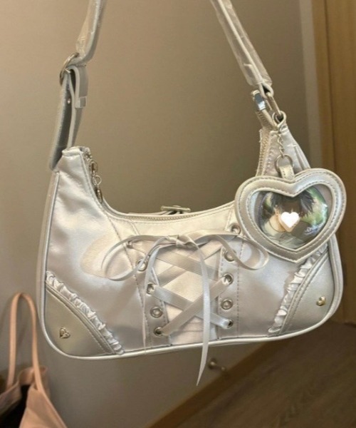 almo（アルモ）の「【LAMPOON】痛ハンドバッグ（ハンドバッグ・レディース・ブラック/シルバー・FREE）」の4枚目の写真