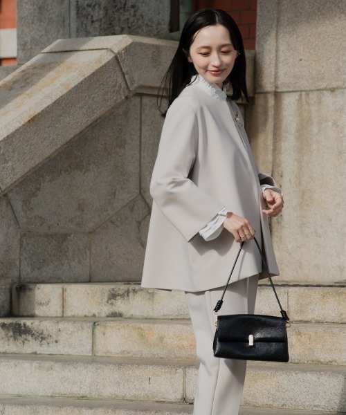 Petitjo(プッチージョ)の「小さいサイズ 【入学式・卒業式・フォーマル】Aラインジャケットフォーマル3点セット(Aラインジャケット+袖フリルブラウス+テーパードパンツ)低身長さん・小柄女性(スーツセット・レディース・グレイッシュベージュ/ネイビー・PS(XS-S)/PS/PM/PL)」の16枚目の写真