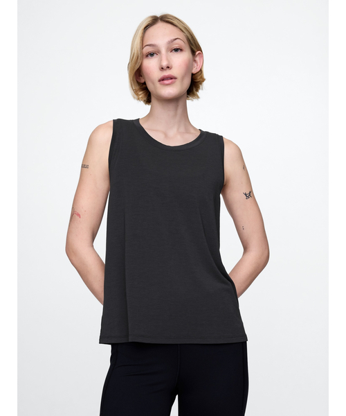 GAP(ギャップ)の「GapFit ブリーズ タンクトップ(タンクトップ・レディース・グレー/ブルー/ブラック/ホワイト/ネイビー・L/XXS/S/M/XS)」の3枚目の写真