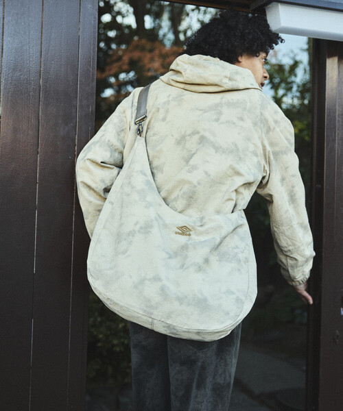 UMBRO（アンブロ）の「UMBRO/アンブロ 別注 Nylon New Round Shoulder Bag/ナイロン ニュー ラウンドショルダーバッグ（ショルダーバッグ・メンズ・ブラック/オフホワイト/チェック/グレー系/ベージュ系・ONE SIZE）」の17枚目の写真