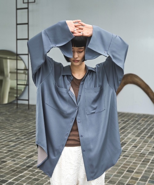 AIC.（エーアイシー）の「ビッグカフスサテンオーバーシャツ（シャツ/ブラウス・レディース・チャコールグレー/キナリ/イエロー/グレイッシュブルー・FREE）」の16枚目の写真