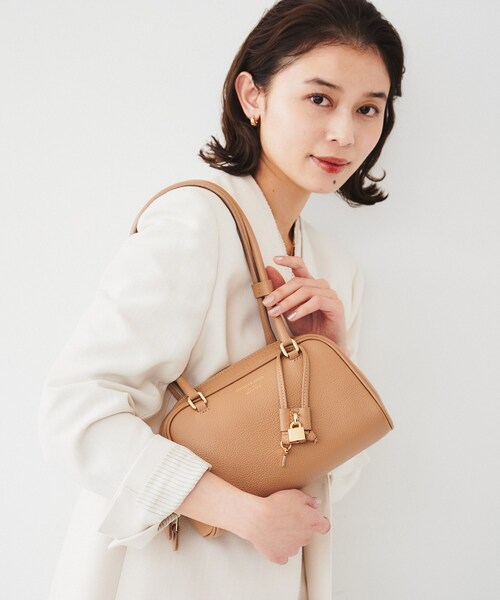 UNTITLED（アンタイトル）の「◆【CHRISTIAN VILLA】PEGGY（ペギー）チャーム付ボストンバッグ（ボストンバッグ・レディース・キャメル/ブラック/アイボリー・00）」の6枚目の写真