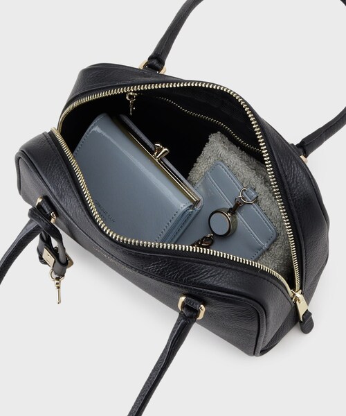 UNTITLED（アンタイトル）の「◆【CHRISTIAN VILLA】PEGGY（ペギー）チャーム付ボストンバッグ（ボストンバッグ・レディース・キャメル/ブラック/アイボリー・00）」の11枚目の写真