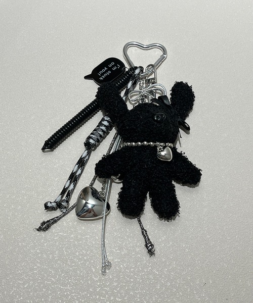 ALTROSE(アルトローズ)の「ハート カラビナ付き ボア ドッグ マルチチャーム 犬 ぬいキーホルダー ぬいぐるみチャーム バッグチャーム(チャーム・レディース・ブラック/ホワイト/ブラウン/ピンク・FREE)」の6枚目の写真