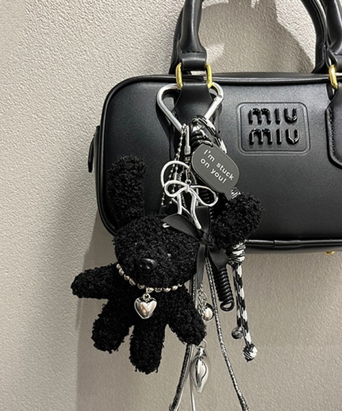 ALTROSE(アルトローズ)の「ハート カラビナ付き ボア ドッグ マルチチャーム 犬 ぬいキーホルダー ぬいぐるみチャーム バッグチャーム(チャーム・レディース・ブラック/ホワイト/ブラウン/ピンク・FREE)」の7枚目の写真