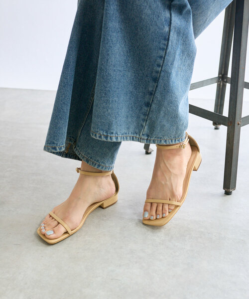 RIVE DROITE（リヴドロワ）の「【合わせやすさ◎】スクエアストラップサンダル（サンダル・レディース・ベージュ/シルバー/ブラック・MEDIUM/SMALL/LARGE）」の2枚目の写真