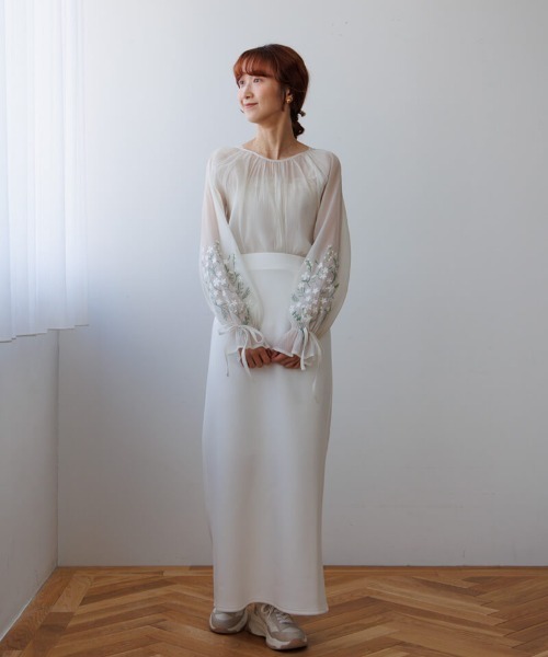 flower（フラワー）の「ラッキーブーケブラウス（シャツ/ブラウス・レディース・アイボリー/ネイビー・FREE）」の5枚目の写真