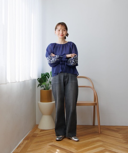 flower（フラワー）の「ラッキーブーケブラウス（シャツ/ブラウス・レディース・アイボリー/ネイビー・FREE）」の16枚目の写真