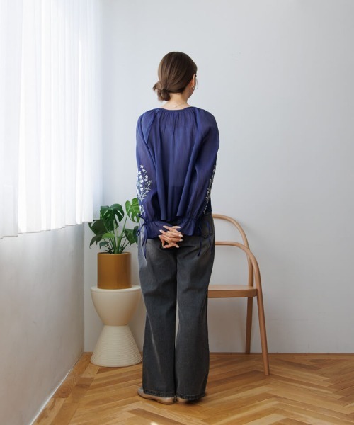 flower（フラワー）の「ラッキーブーケブラウス（シャツ/ブラウス・レディース・アイボリー/ネイビー・FREE）」の18枚目の写真