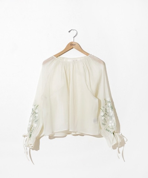 flower（フラワー）の「ラッキーブーケブラウス（シャツ/ブラウス・レディース・アイボリー/ネイビー・FREE）」の19枚目の写真