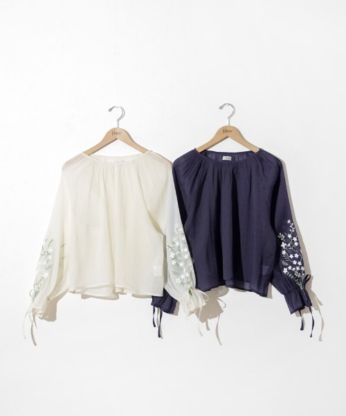 flower（フラワー）の「ラッキーブーケブラウス（シャツ/ブラウス・レディース・アイボリー/ネイビー・FREE）」の21枚目の写真