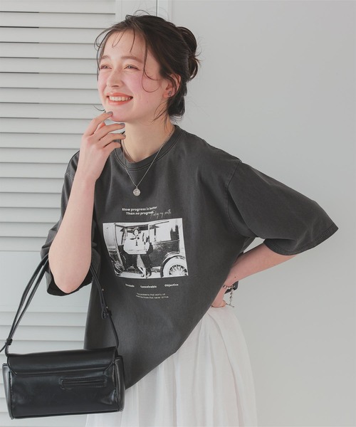 titivate(ティティベイト)の「オーバーサイズピグメントフォトプリントTシャツ(Tシャツ/カットソー・レディース・チャコール/オフホワイト・M/L)」の13枚目の写真
