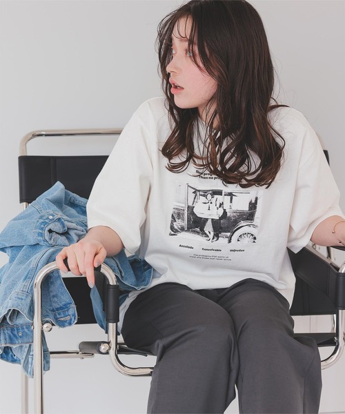 titivate(ティティベイト)の「オーバーサイズピグメントフォトプリントTシャツ(Tシャツ/カットソー・レディース・チャコール/オフホワイト・M/L)」の18枚目の写真