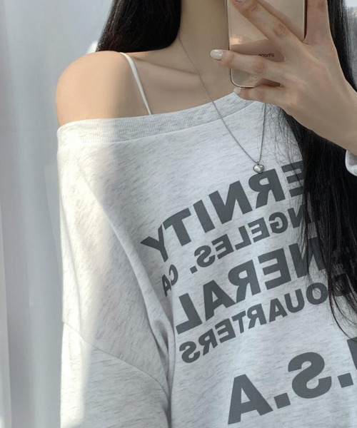 VIVID LADY(ビビッドレディー)の「オーバーサイズ Tシャツ ボートネック オフショルダー 2WAY(Tシャツ/カットソー・レディース・カーキ/ホワイト系その他/ブラック・FREE)」の8枚目の写真