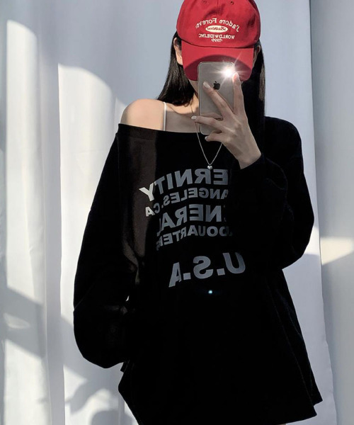 VIVID LADY(ビビッドレディー)の「オーバーサイズ Tシャツ ボートネック オフショルダー 2WAY(Tシャツ/カットソー・レディース・カーキ/ホワイト系その他/ブラック・FREE)」の16枚目の写真