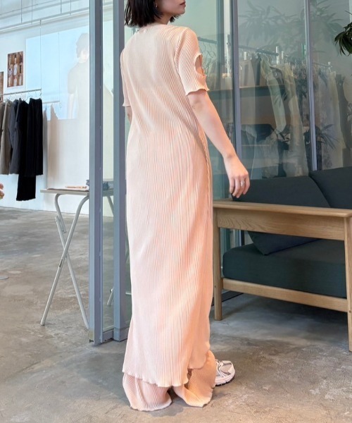 MAISON ELLIE（メゾンエリー）の「cut off pleats long one-piece（ワンピース・レディース・ライトグリーン/コーラル/ブラック・FREE）」の12枚目の写真