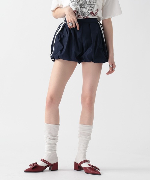 FOREVER 21（フォーエバー トゥエンティーワン）の「【2025SS】ラインバルーンショートパンツ（その他パンツ・レディース・アイボリー/ネイビー・FREE）」の2枚目の写真