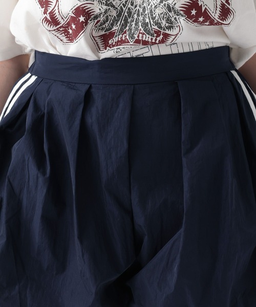 FOREVER 21（フォーエバー トゥエンティーワン）の「【2025SS】ラインバルーンショートパンツ（その他パンツ・レディース・アイボリー/ネイビー・FREE）」の5枚目の写真