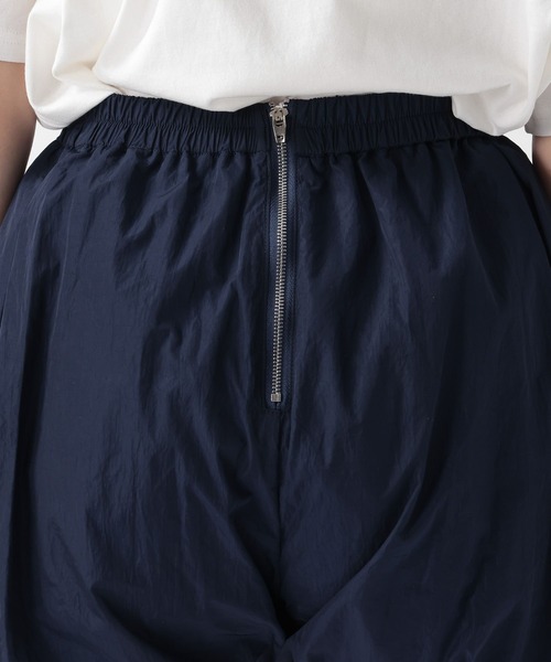 FOREVER 21（フォーエバー トゥエンティーワン）の「【2025SS】ラインバルーンショートパンツ（その他パンツ・レディース・アイボリー/ネイビー・FREE）」の7枚目の写真